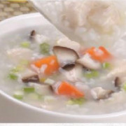 Chicken With Mushroom Porridge <br />香菇鸡肉粥